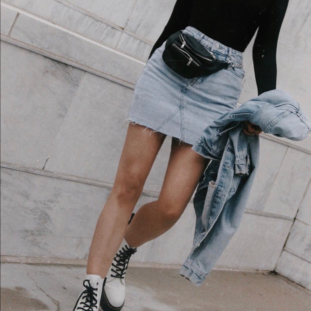 light wash denim skirt sz 6